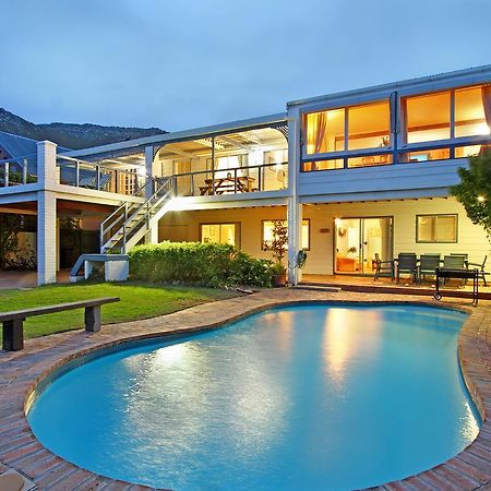 Atlantic Dream Beachfront Villa สคาร์โบโร ภายนอก รูปภาพ