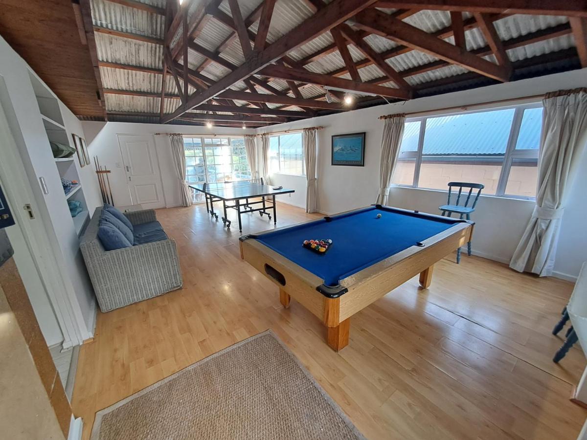 Atlantic Dream Beachfront Villa สคาร์โบโร ภายนอก รูปภาพ