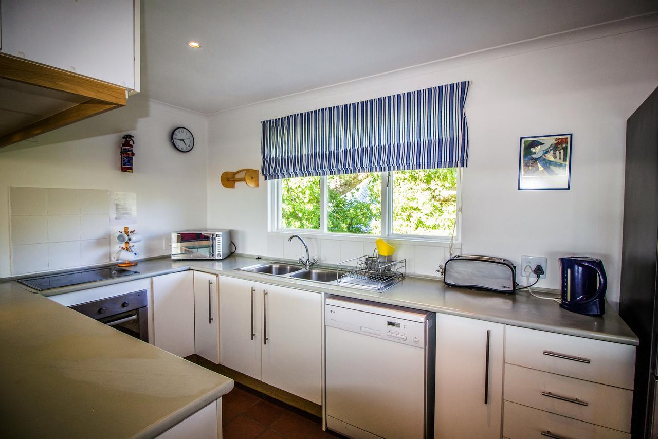 Atlantic Dream Beachfront Villa สคาร์โบโร ภายนอก รูปภาพ